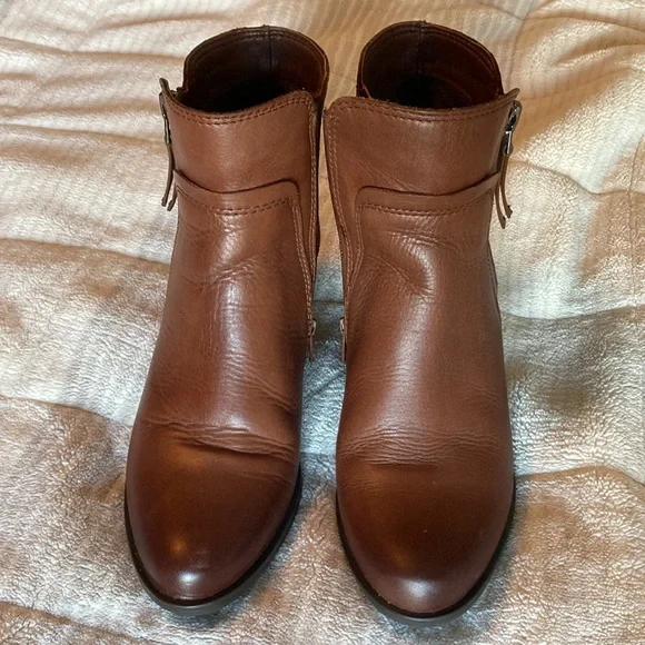 Comfy Naturalizer waterproof booties. Worn twice. Great condition. - Picture 8 of 9
